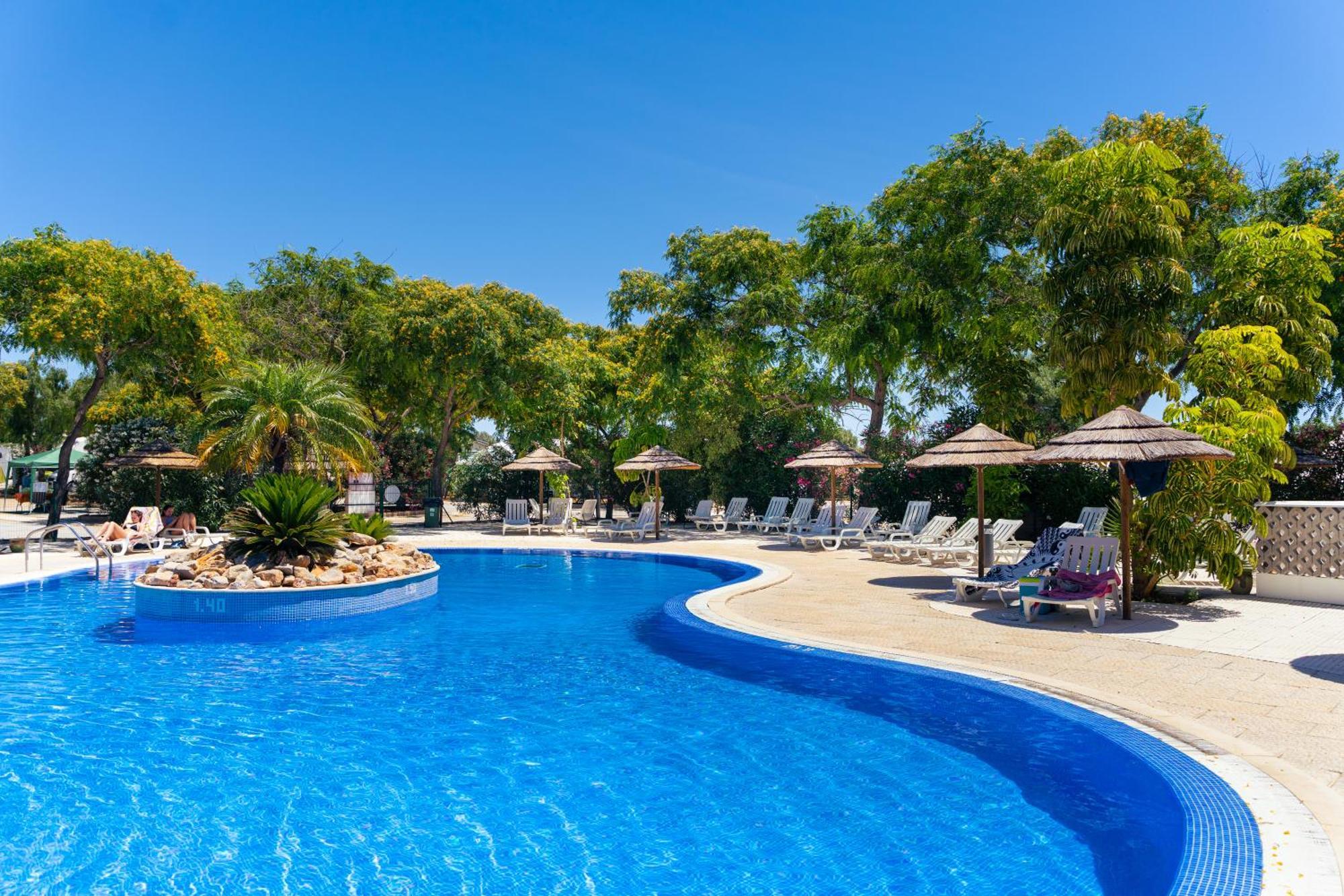 Kampaoh Tavira Hotel ภายนอก รูปภาพ